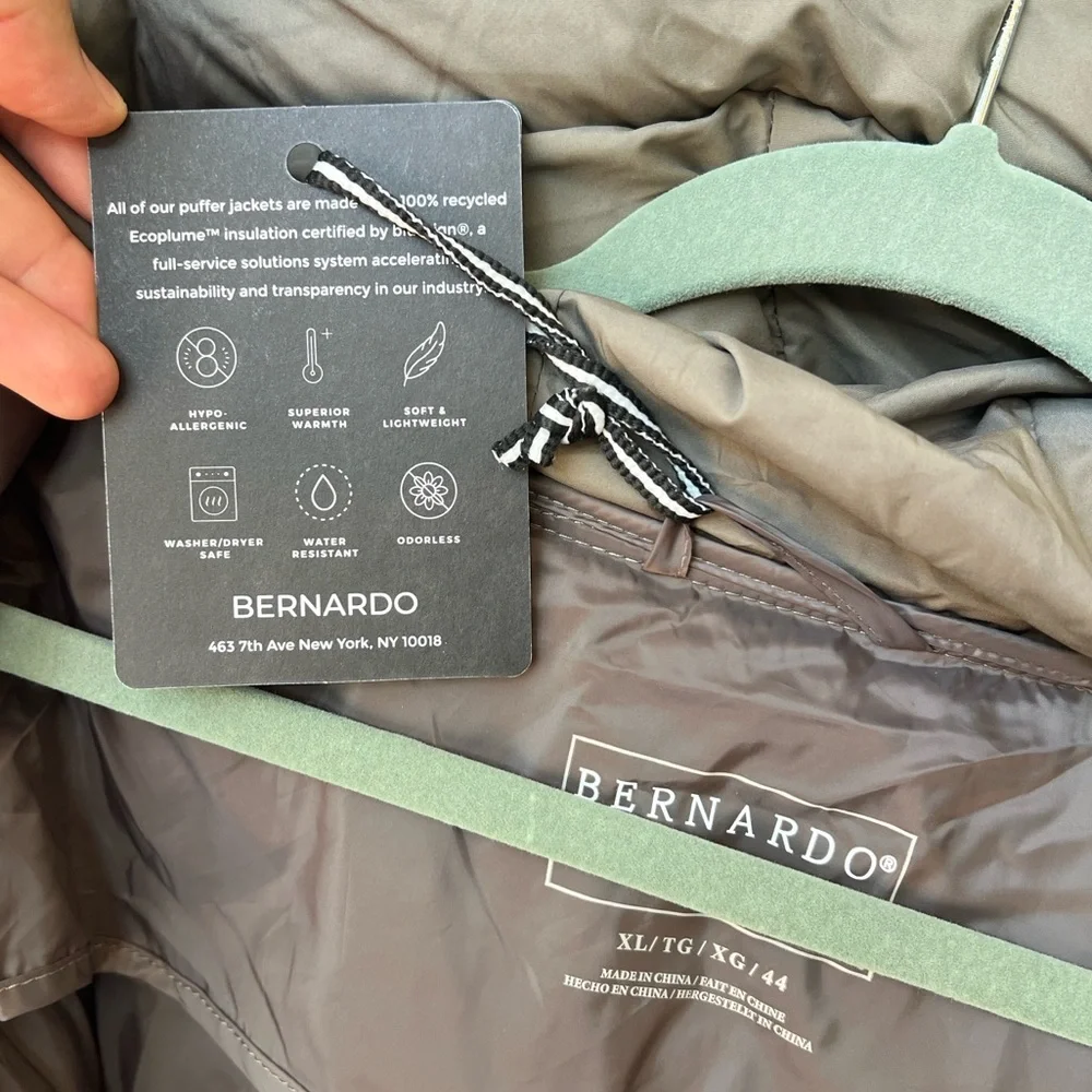 BERNARDO BERNARDO LIGHTWEIGHT Hooded water resistant puffer jacket size XL